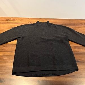 Lululemon alpine air 1/2 zip